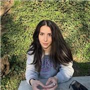 Diplomata al liceo artistico Einaudi Magenta, laureanda all’Università cattolica di Milano, offro lezioni di disegno